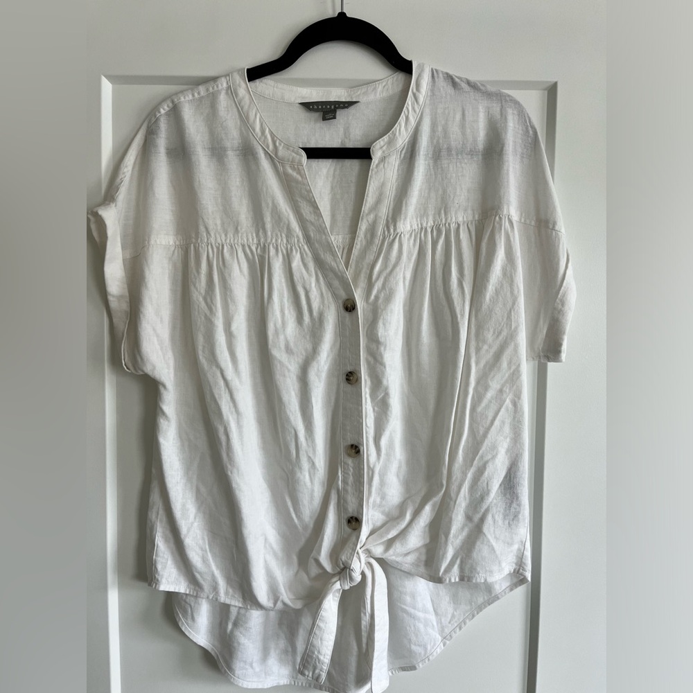 Button front white top